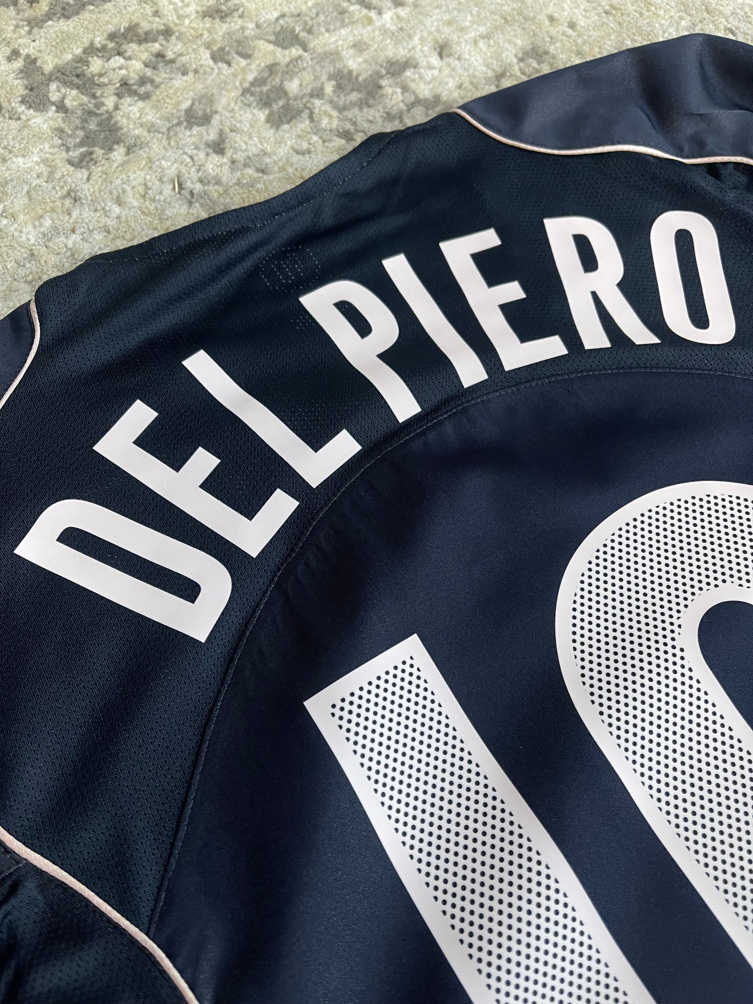 2004 Juventus Away (L)