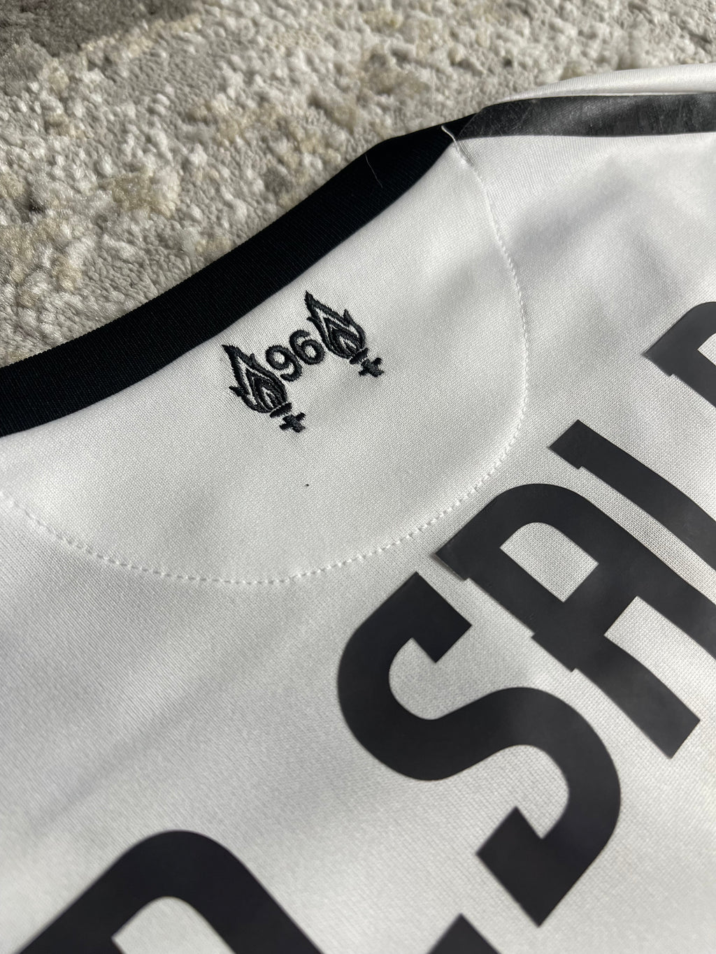 2017 Liverpool Away (L)