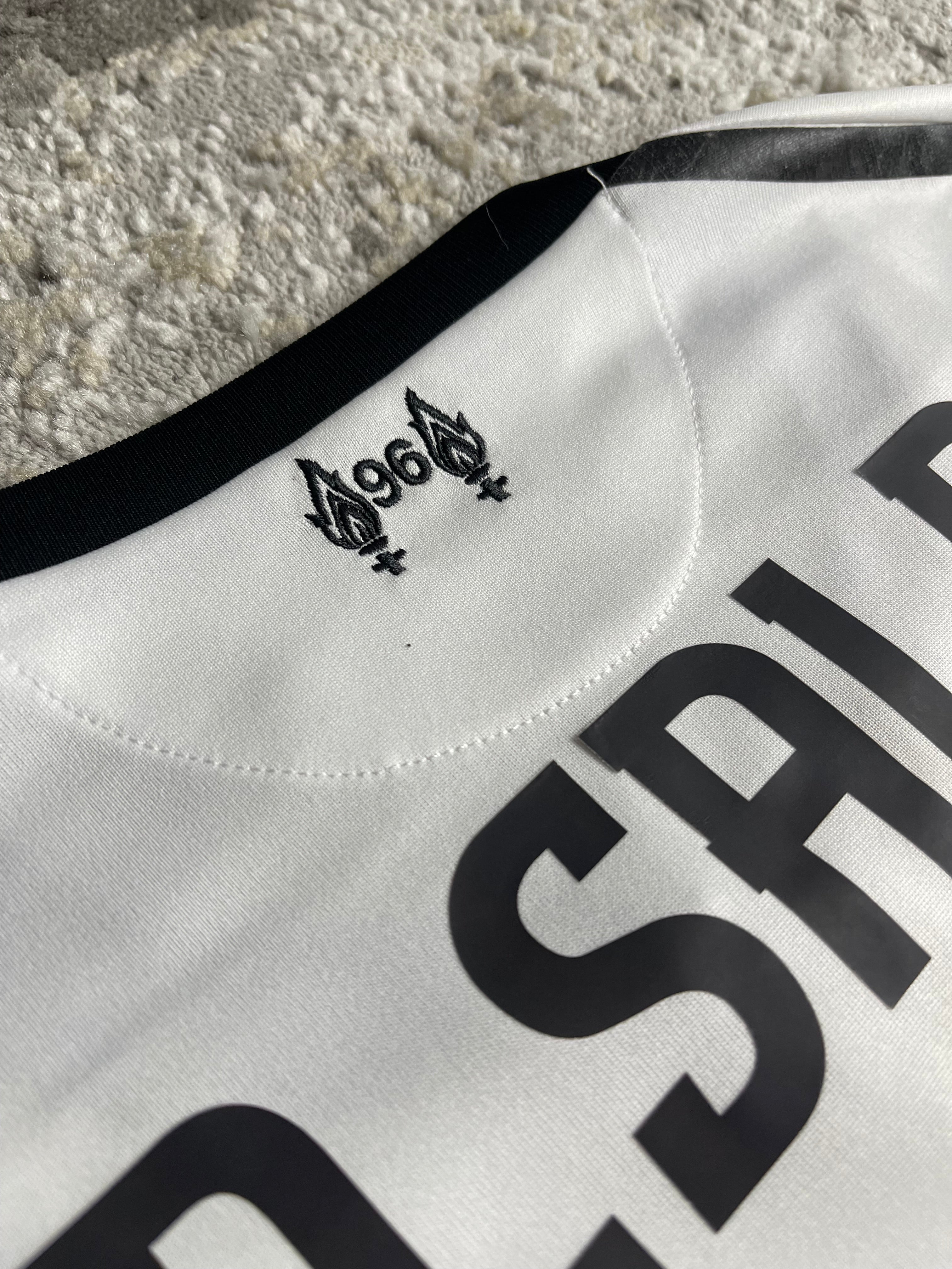 2017 Liverpool Away (L)