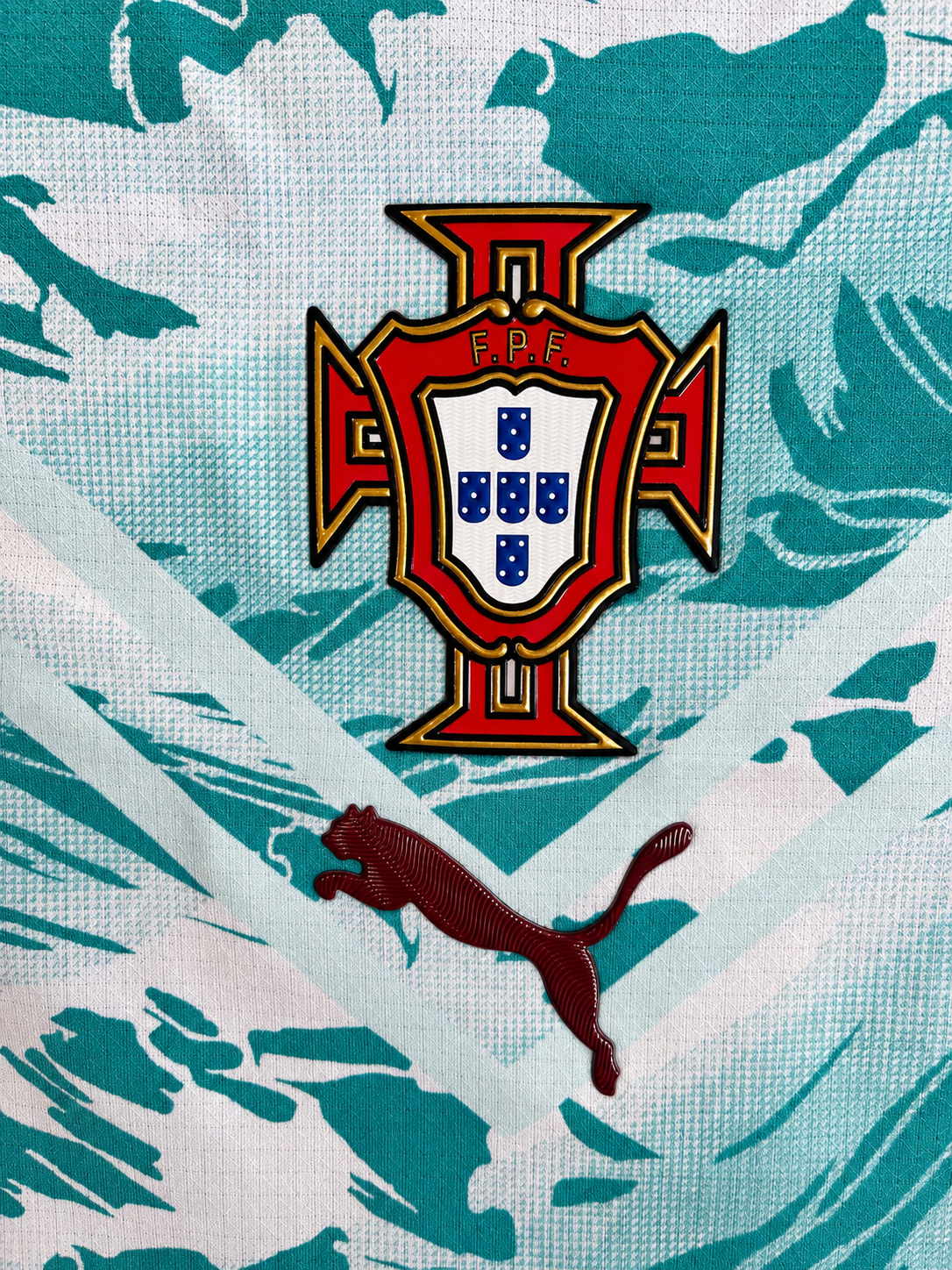 2026 Portugal Away (L) BNWT Player issue
