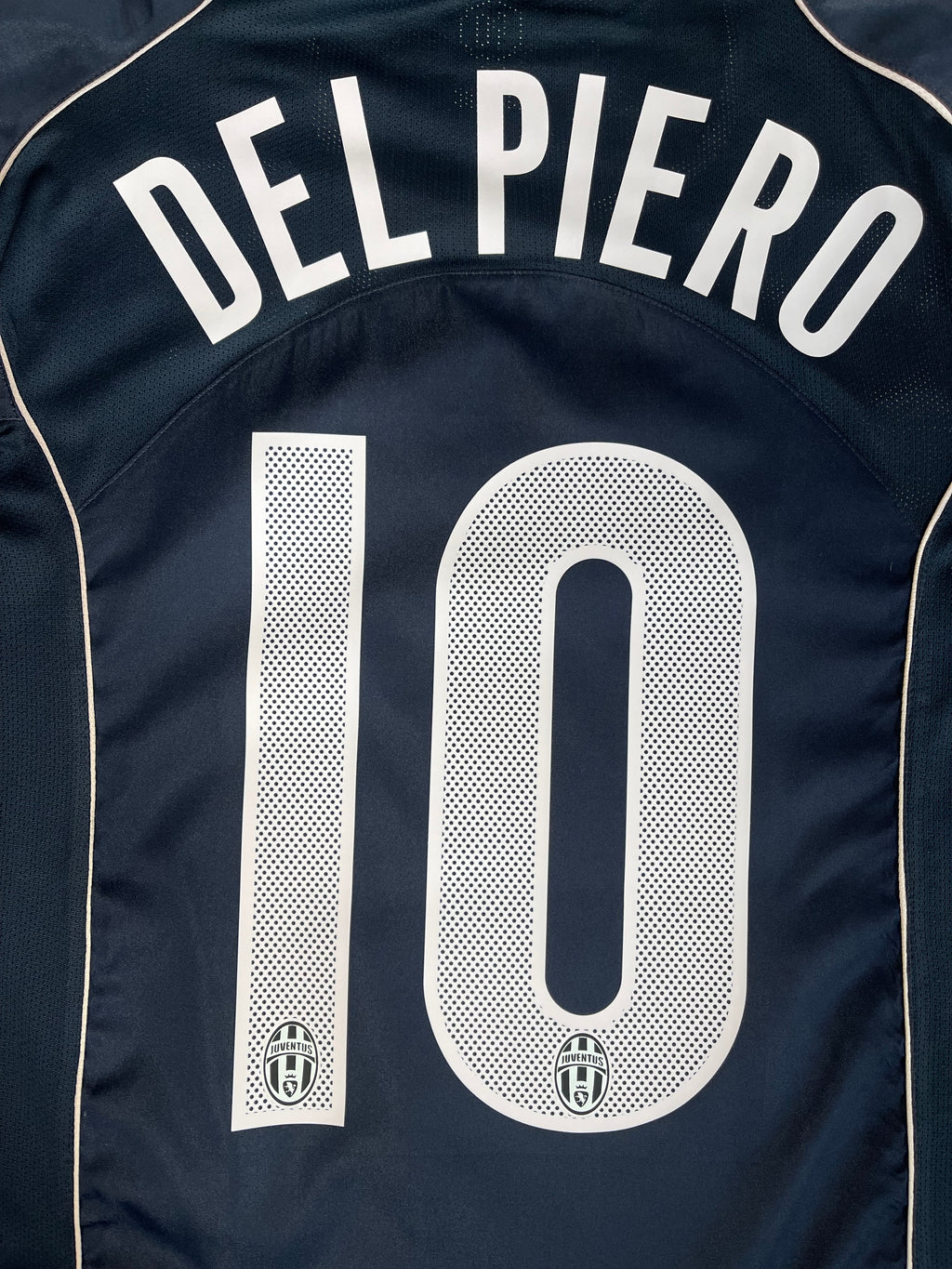 2004 Juventus Away (L)