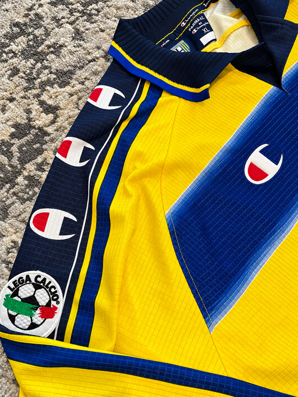 1999/2000 Parma Home Long Sleeve (XL) player issue