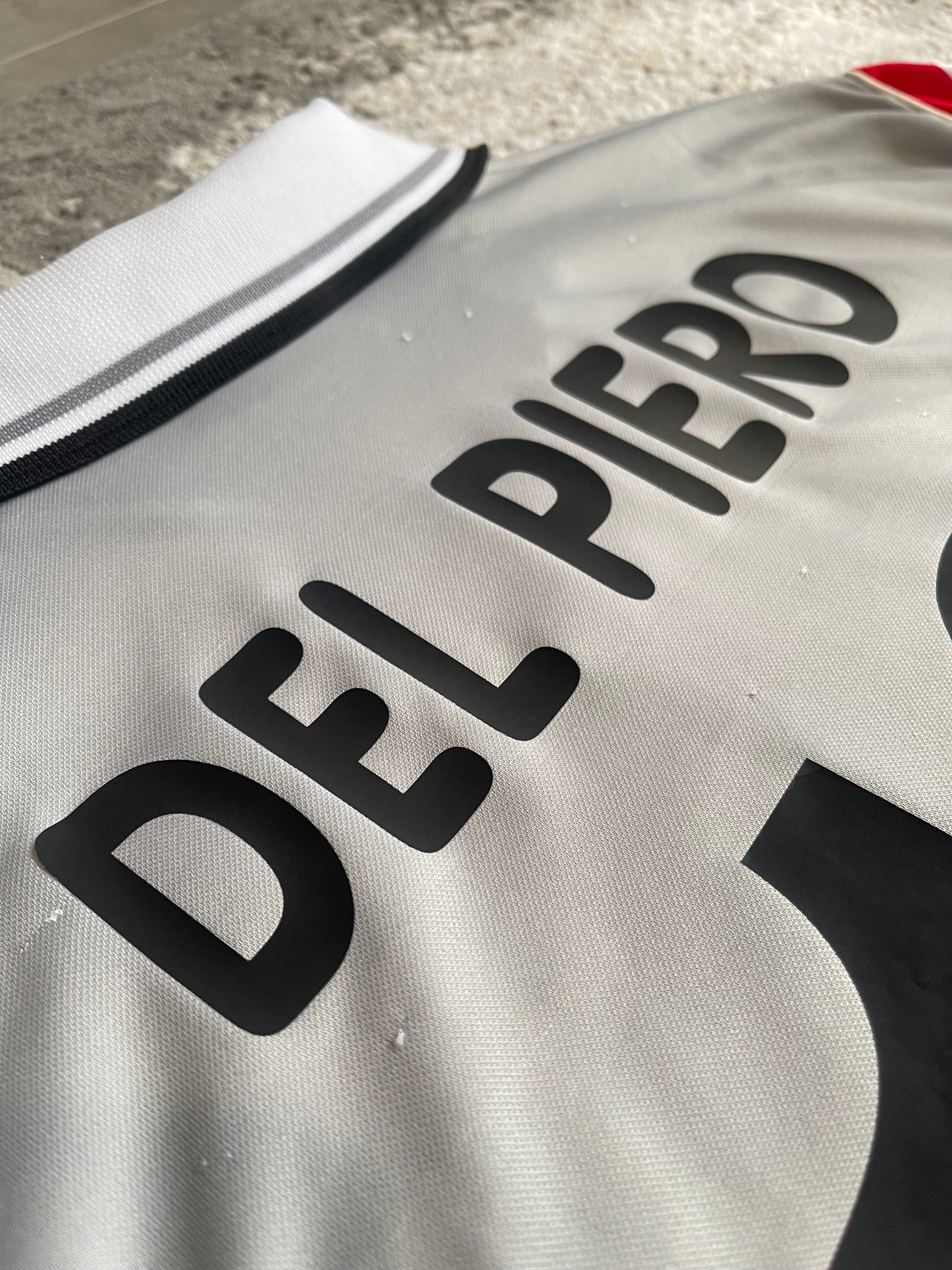 2000 Juventus Third (L)