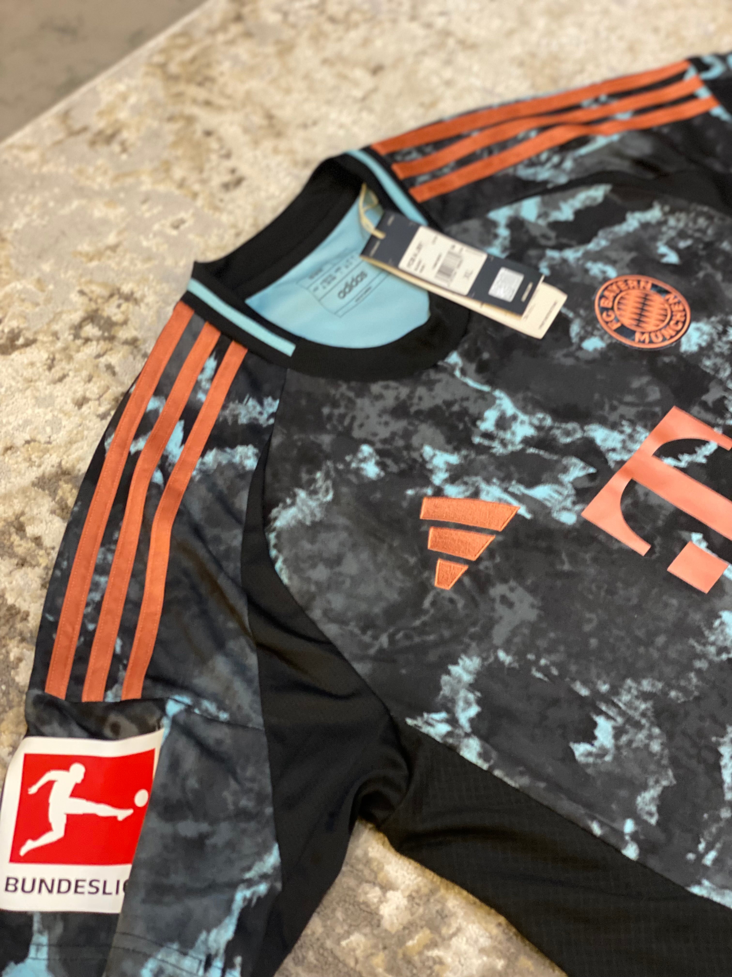 2024 Bayer Munich Away (L) BNWT